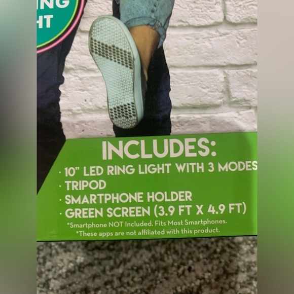 NIB First Act Discovery Influencer Desktop Ring Light Kit Accessory‎ Set - Picture 4 of 4